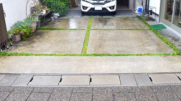 ミナミ薬局の駐車場