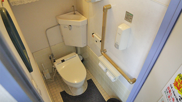 こうぜん薬局のお手洗い