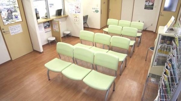 オリーブ薬局口田東店の待合スペース