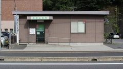 海老山薬局の外観