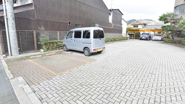 十日市薬局の駐車場