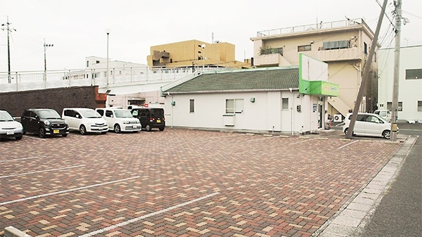 エスマイル薬局　ハート南町店の駐車場
