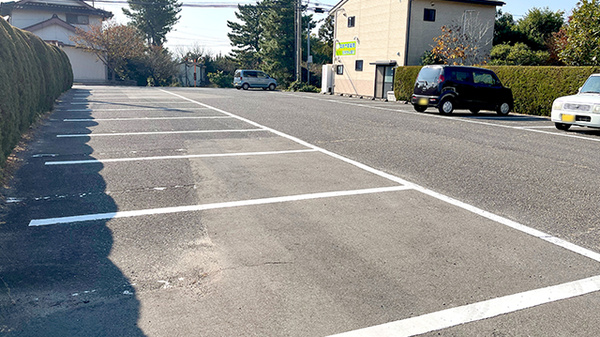 はまやま薬局の駐車場
