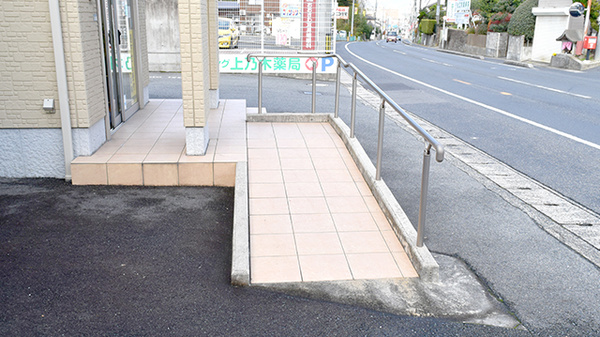 スイング　上乃木薬局のバリアフリー設備