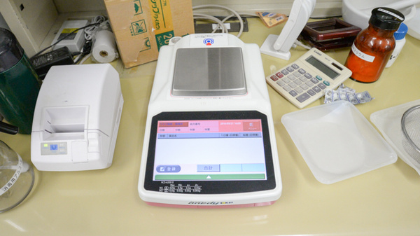 エスマイル薬局　高梁店の調剤器具