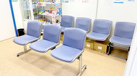 中川薬局　高島平店の待合スペース