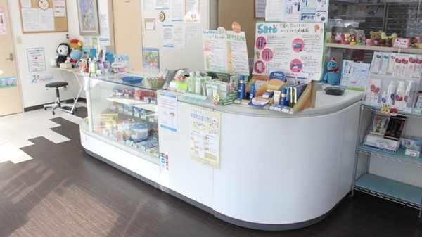 中川薬局　三鷹駅前店の受付/カウンター