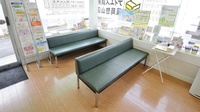 ティエス調剤薬局　惣山店の待合スペース