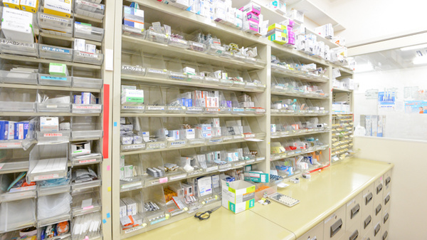 ティエス調剤薬局　加西店の薬棚