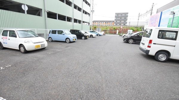 ティエス調剤薬局　南草津店の駐車場