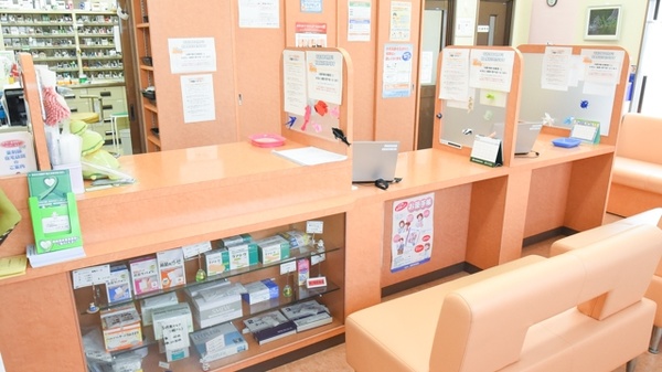 ティエス調剤薬局　野村店の受付/カウンター