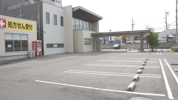V・drug　多治見錦薬局の駐車場
