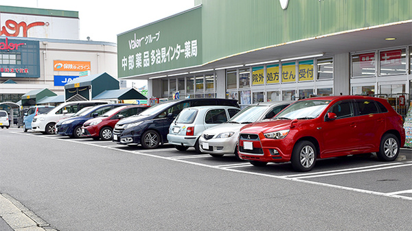 V・drug　多治見インター薬局の駐車場