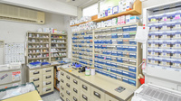 高階誠心堂錦調剤薬局の薬棚