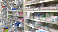 友神堂薬局　友丘店の薬棚