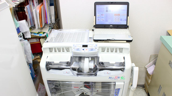 よろづ屋薬局　柏店の調剤器具