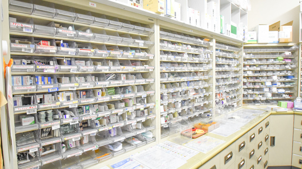 金光薬局　児島柳田店の薬棚