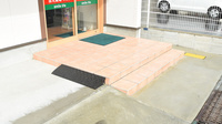 金光薬局　津島店の入口