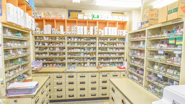 金光薬局　金光店の薬棚