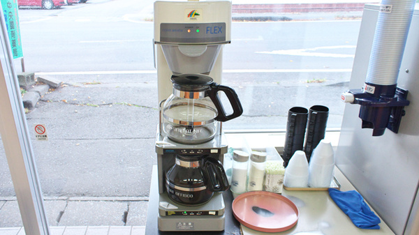 中央調剤薬局　県病前支店の待合スペース