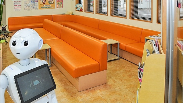 中央調剤薬局　日赤病院前支店の待合スペース