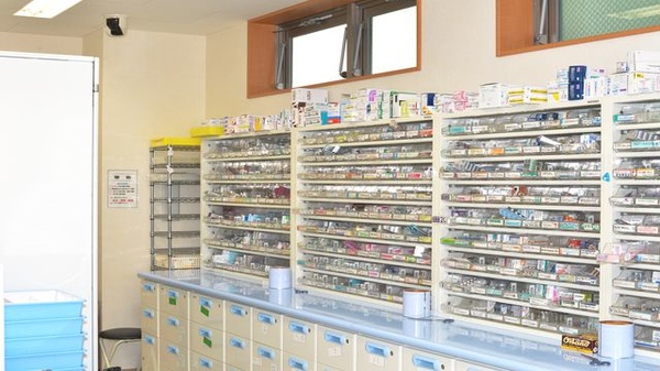 中央調剤薬局　十和田市立中央病院前支店の薬棚