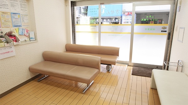 五番町はるかぜ薬局の待合スペース