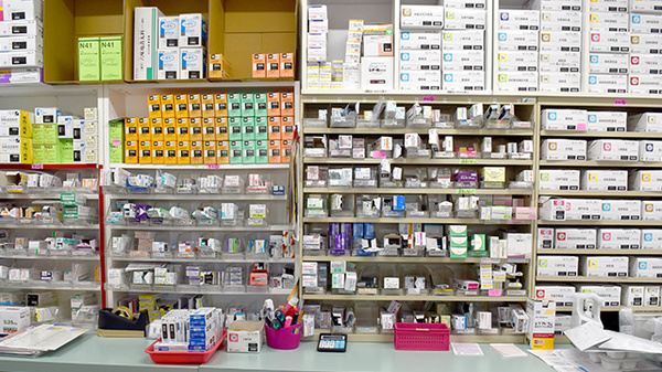 薬棚
