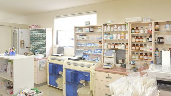 ひまわり薬局の調剤室