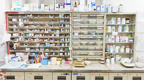 ハート薬局　東太閤山店の薬棚