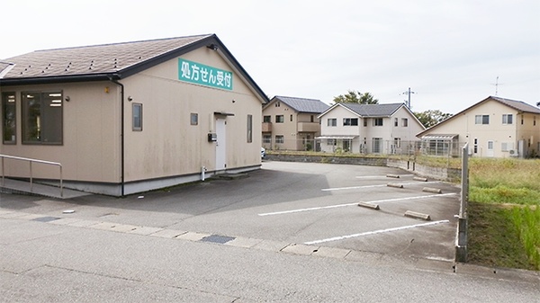 ハート薬局　柳原店の駐車場