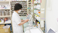 ハート薬局　柳原店の作業風景