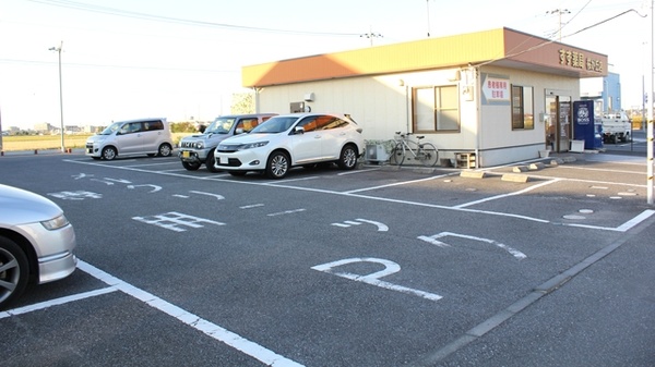 すず薬局　桜が丘店の駐車場
