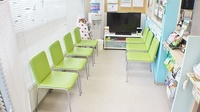 すず薬局　上杉店の待合スペース