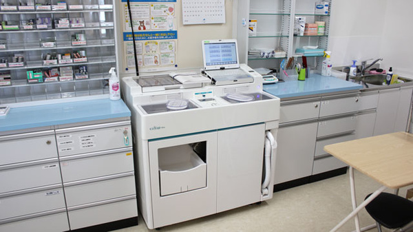 すず薬局　境町店の調剤器具