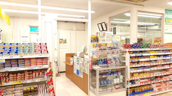 モリキ　須坂墨坂薬局の入口