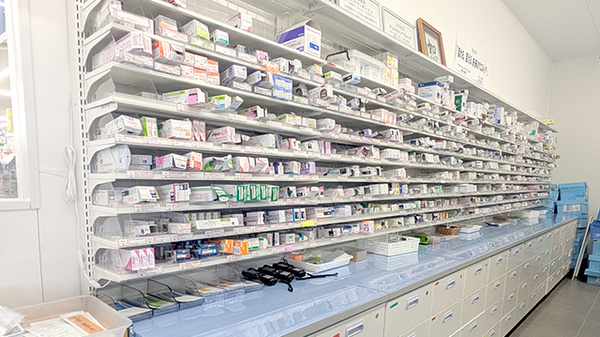 マルエ薬局　高崎箕郷店の薬棚