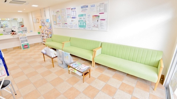 はな薬局　南田辺店の待合スペース