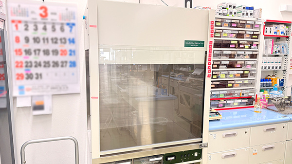 あおぞら薬局　春日部店の無菌調剤室完備