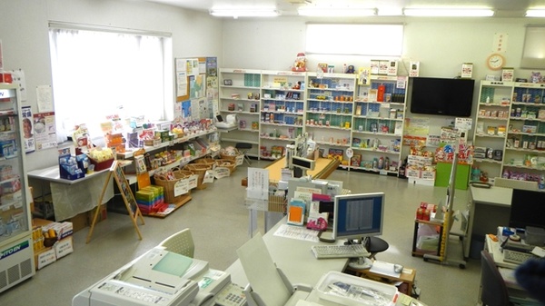 フタヤ薬局　湯田店の待合スペース