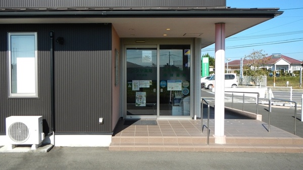 フタヤ薬局　志布志店の入口