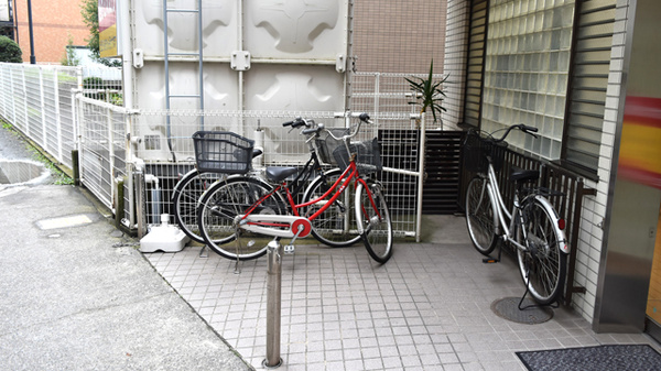 あけぼの薬局　武蔵中原店の駐輪場