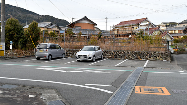 有限会社かんひちや薬局病院前店の駐車場