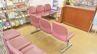 あけぼの薬局　綾瀬店の待合スペース
