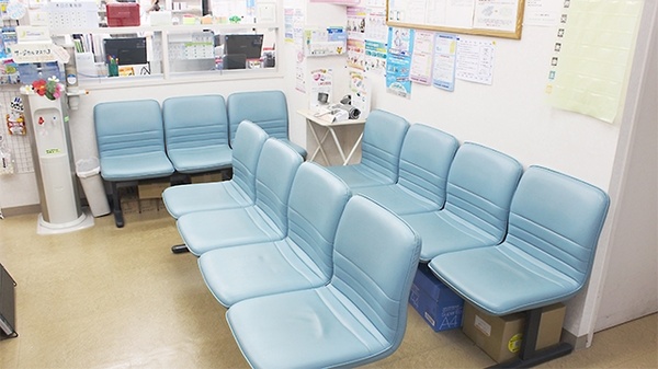 あけぼの薬局　要町店の待合スペース