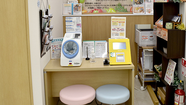 あけぼの薬局　本八幡店の血圧計