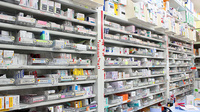 あさひ薬局　駒込店の薬棚