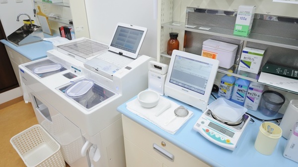 クルーズ薬局　多治米店の調剤器具