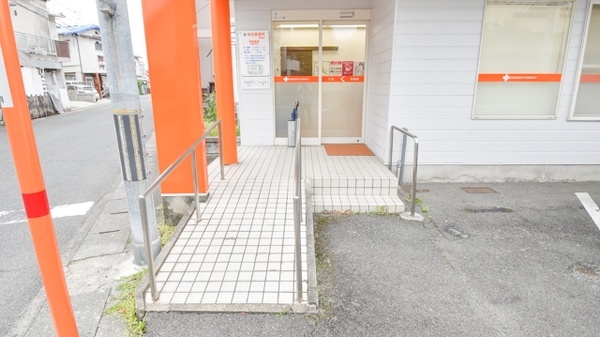 新生堂薬局　島崎店の入口