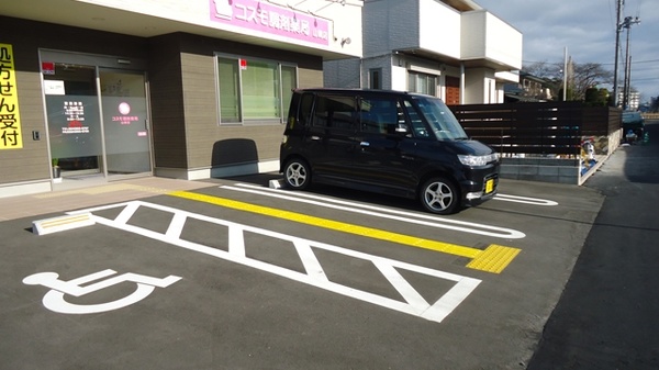 コスモ調剤薬局　山崎店の駐車場